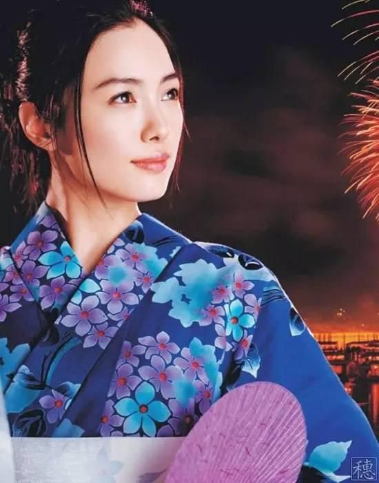 在妻子的嘴里